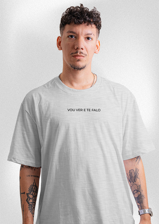 Camiseta "Vou ver e te falo"