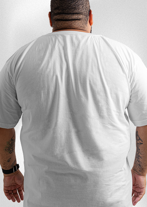 Camiseta Plus Size "Primeiro eu surto, depois eu resolvo"